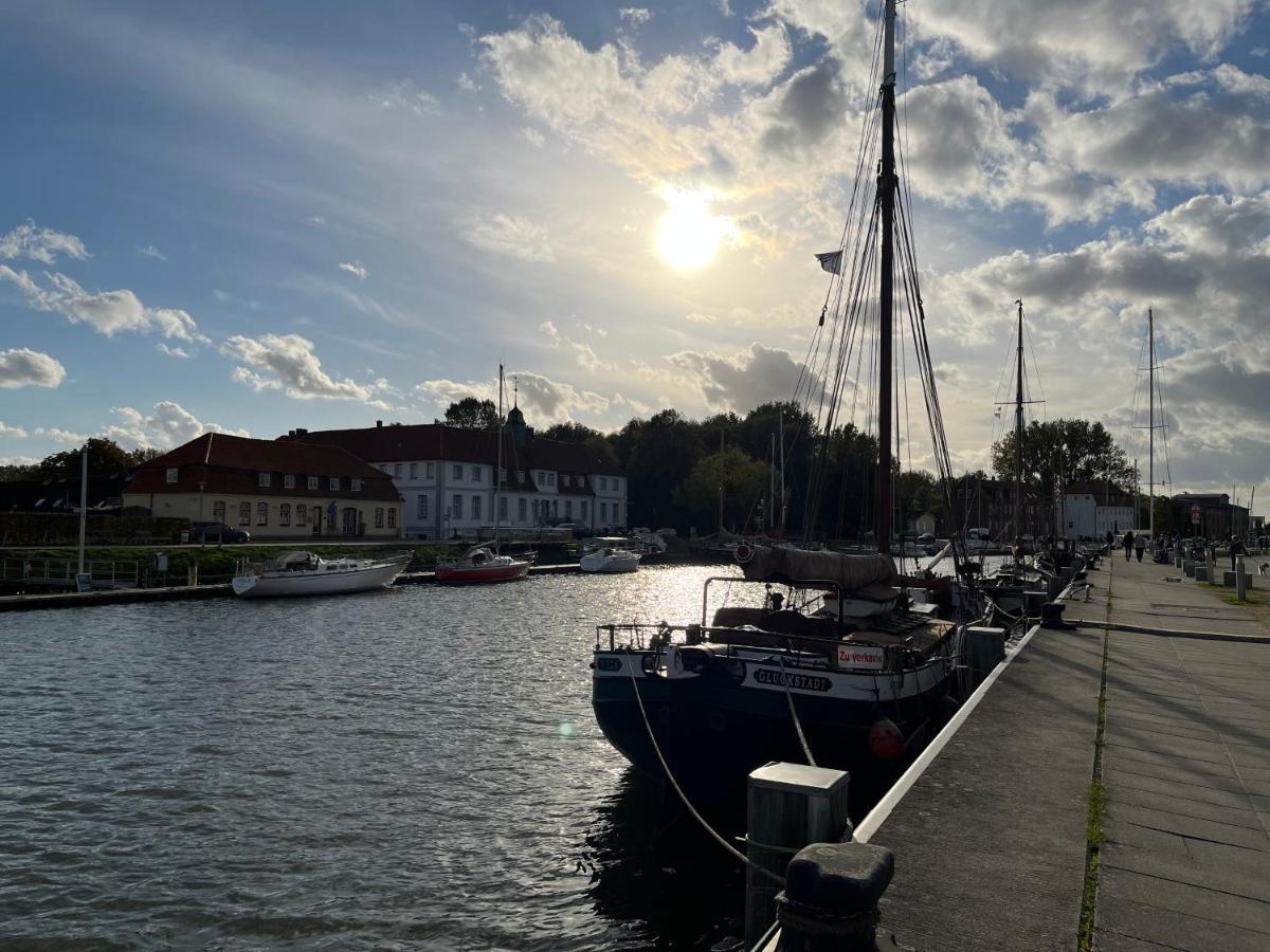 Lykkefund - Ferienwohnungen In Hafennaehe Глюкштадт Экстерьер фото